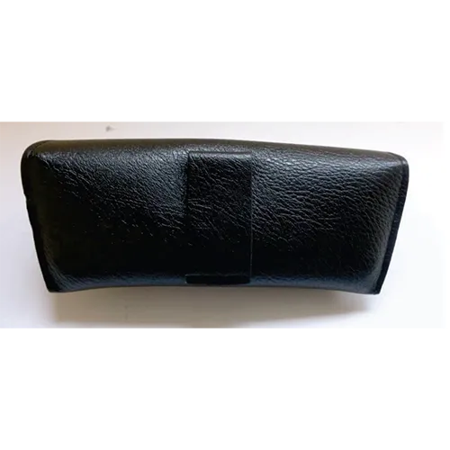 Étui à lunettes en similicuir noir avec une fermeture à bouton popper et une boucle pour permettre au boîtier d'être porté sur une ceinture. Produit vendu en ligne, notamment via AliExpress (identifiant unique du produit: 1005005274418969).