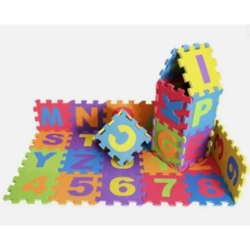 Ensemble de six tapis en mousse constitués chacun de six pièces de puzzle représentant les lettres de l'alphabet et les chiffres 0 à 9. Ils sont constitués de mousse de six couleurs différentes: violet, jaune, orange, rose foncé, vert et bleu. Produit vendu en ligne, notamment via eBay (identifiant: 314695316811).