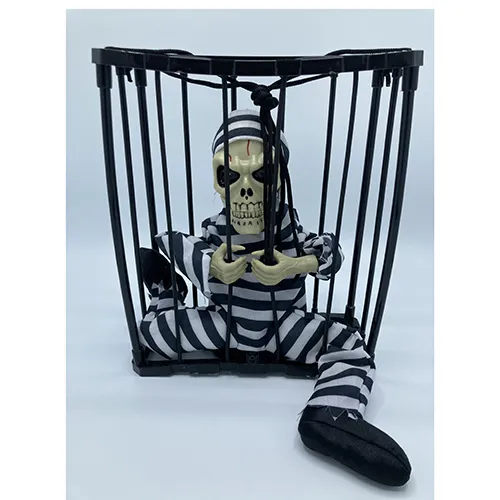 Produit de décoration d'Halloween à piles avec un squelette dans une cage. Le produit a des fonctions de son, de lumière et de mouvement.
