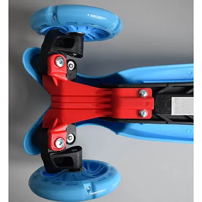 Trottinette jouet bleue à trois roues avec guidon réglable en hauteur. Pour les enfants d'un poids maximum de 20 kg