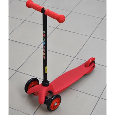 Scooter jouet noir et rouge à trois roues.