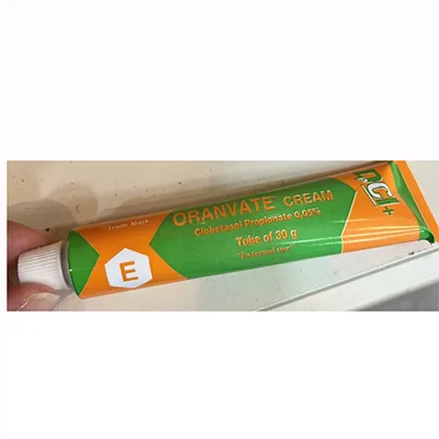 Crème éclaircissante pour la peau. Produit vendu en ligne, notamment via betocosmetics.com.