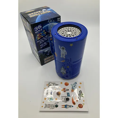 Appareil cylindrique, d'environ 40 cm de haut, avec un extérieur en plastique dur bleu doublé d'autocollants à thème spatial.