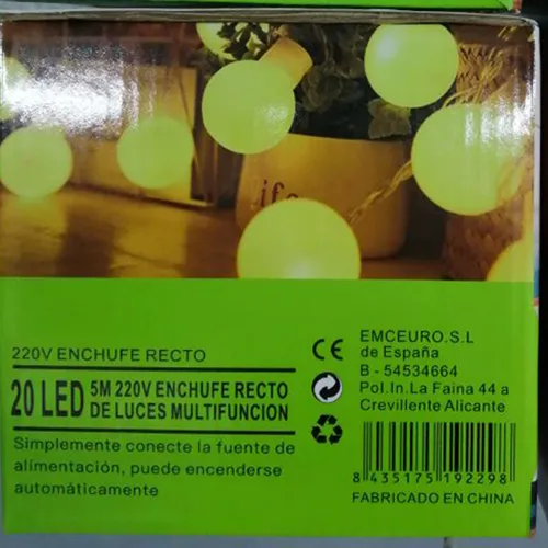 Chaîne d'éclairage avec 20 pièces de LED non remplaçables, de cinq mètres de long. Tension 220 V.