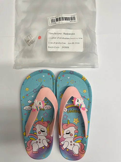 Tongs pour enfants de licorne rose et bleue. Produit vendu en ligne, notamment via Temu (Identifiant du produit: 601099551054631).