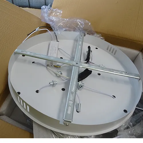 Plafonnier, 110-240V. Produit vendu en ligne, notamment via TEMU.