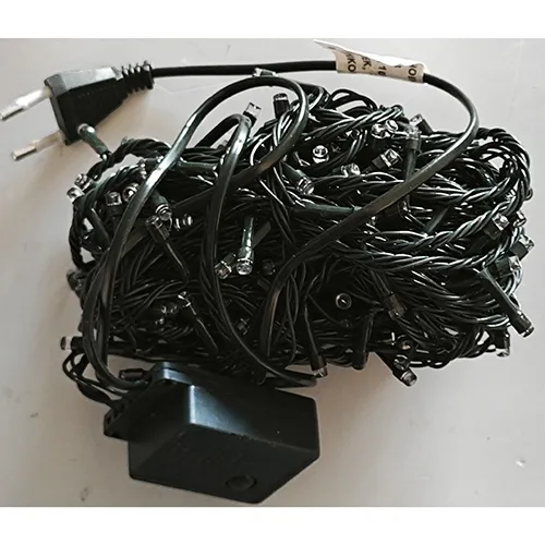 Chaîne d'éclairage vert conçue pour l'interconnexion, composée de 200 sources lumineuses LED non remplaçables et d'un dispositif de changement de mode d'éclairage.
