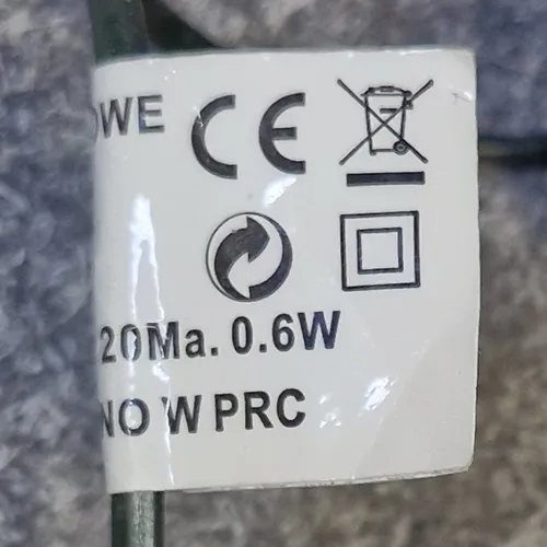 Chaîne d'éclairage vert conçue pour l'interconnexion, composée de 200 sources lumineuses LED non remplaçables et d'un dispositif de changement de mode d'éclairage.