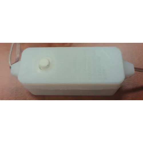 Chaîne lumineuse de Noël avec sources lumineuses non remplaçables équipées d'une unité électronique pour les effets d'éclairage.