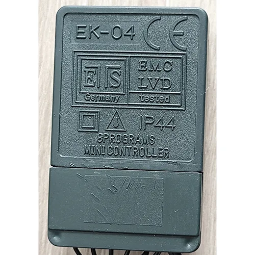 Chaîne d'éclairage conçue pour l'interconnexion, contenant 500 sources lumineuses LED non remplaçables et un dispositif de changement de mode d'éclairage. Produit vendu en ligne, notamment via ledziarovka.eu