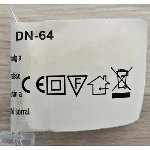Chaîne d'éclairage en forme d'étoile conçue pour l'interconnexion de sources lumineuses LED non remplaçables. Produit vendu en ligne, notamment via ledziarovka.eu