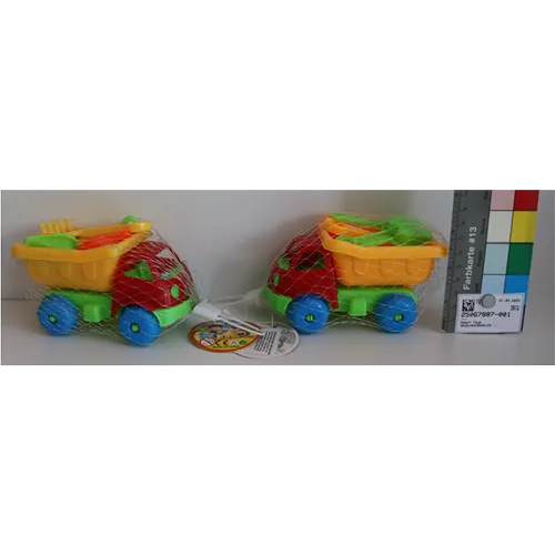 Jeu de jouets de plage en plastique, contenant un camion, une pelle, un râteau et des moules de sable.