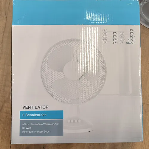 Ventilateur électrique à trois niveaux de vitesse, alimenté par secteur. Produit vendu en ligne, notamment via woolworth.pl