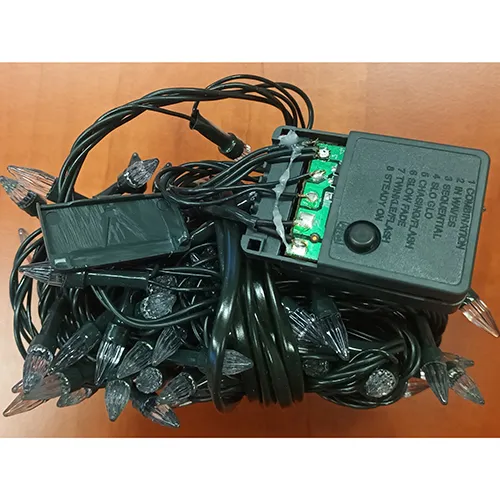 Chaîne d'éclairage composée de sources lumineuses non remplaçables et d'un dispositif permettant de changer de mode d'éclairage.