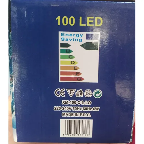 Chaîne d'éclairage composée de 100 sources lumineuses LED non remplaçables et d'un dispositif permettant de changer de mode d'éclairage.