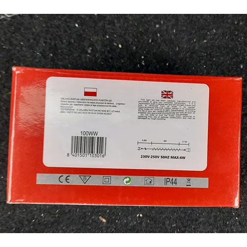 Chaîne d'éclairage composée de 100 LED, unité clignotante, marquage IP44, une prise plate et une prise plate et empilable.