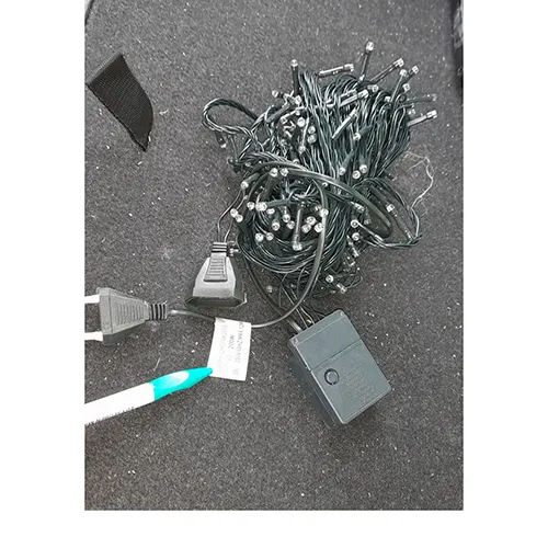 Lighting chain consisting of 200 LEDs, a flashing unit with IP44 marking, a flat plug and a flat, stackable socket.