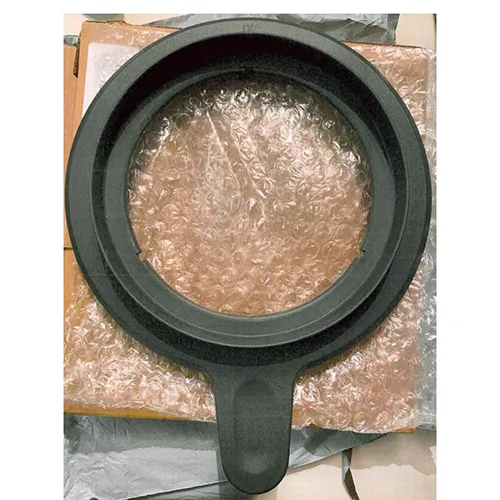 Couvercle de bol de mélange (non original) avec une grande ouverture pour les appareils de cuisine Thermomix TM5 et TM6. Produit vendu en ligne, notamment via Frugoo DE.