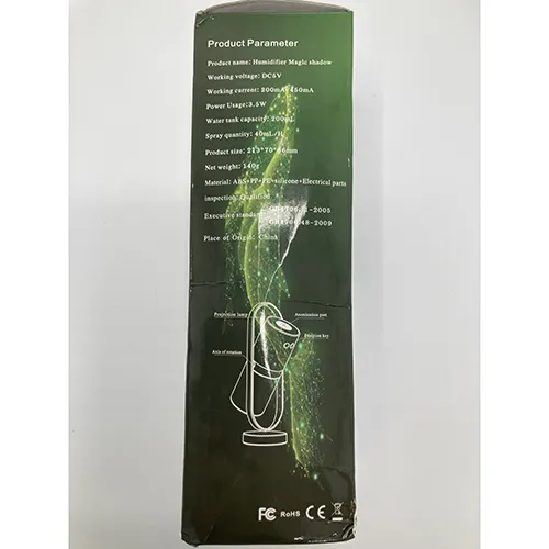 Humidificateur d'air avec fonctions lumineuses et un câble de charge. Produit vendu en ligne, notamment via Bykylie.se.