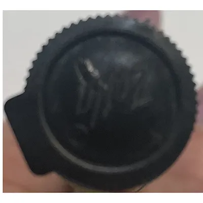 Produit à fumer à base de plantes, roulé en forme de cigarette (joint). Produit vendu en ligne, notamment via heavenshaze.com