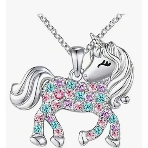 Collier avec un pendentif en forme de licorne. Produit vendu en ligne, notamment via Shein.