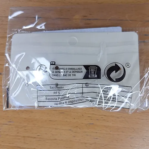 Ensemble de sept anneaux. Produit vendu en ligne, notamment via Shein.