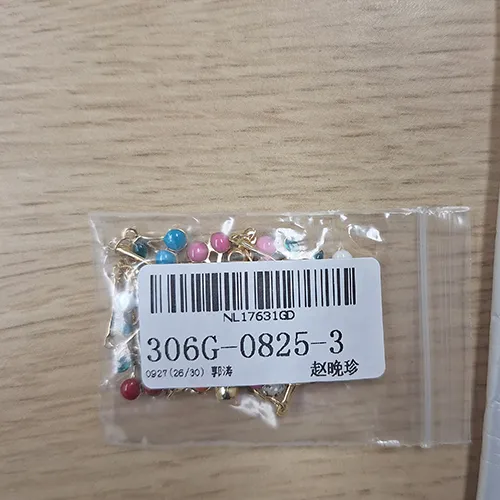 Collier, annoncé comme incluant des zircons, destiné aux femmes, 45cm. Produit vendu en ligne, notamment via AliExpress (identifiant unique: NX6JLSW581116).