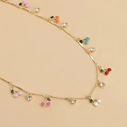 Collier, annoncé comme incluant des zircons, destiné aux femmes, 45cm. Produit vendu en ligne, notamment via AliExpress (identifiant unique: NX6JLSW581116).