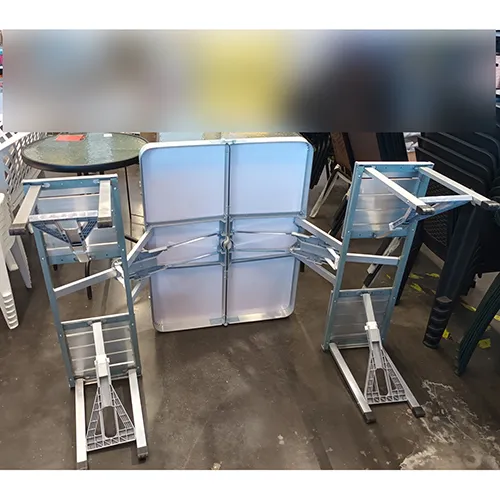 Sièges, meubles pliants et tables pour le camping.