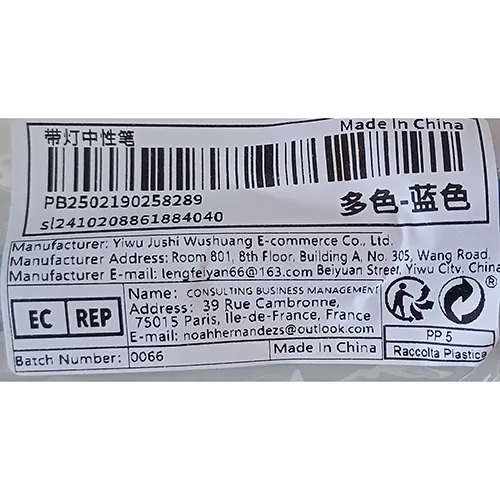 Stylo de jouet avec lumière LED. Produit vendu en ligne, notamment via SHEIN.