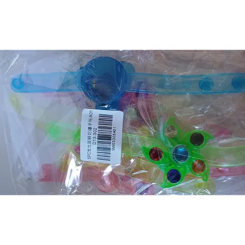 Ensemble de bracelets fidget spinner avec lumière LED. Produit vendu en ligne, notamment via AliExpress (Numéro de produit: 1005007358955818).