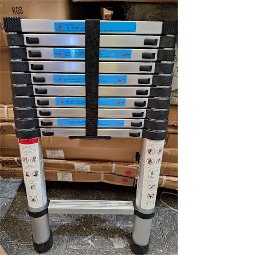 Une échelle télescopique de 3,2 mètres.