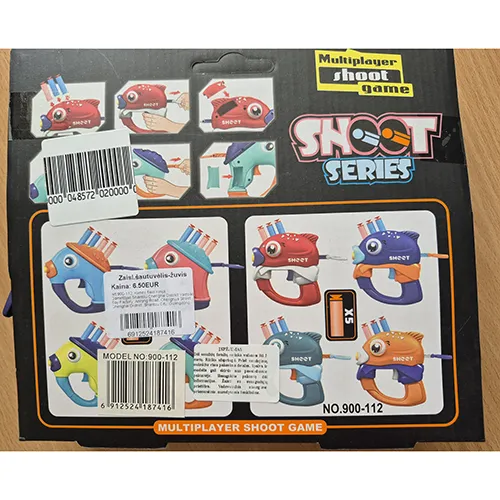 Jeu de jouets qui comprend un pistolet en forme de poisson avec un boîtier en plastique jaune dans sa bouche pour insérer des projectiles en mousse, deux projectiles roses et trois bleus avec un arbre en mousse et une ventouse orange à la fin.