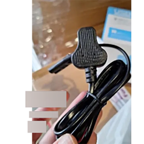 Chargeur USB avec 20 entrées USB-A, un câble et une prise murale. Produit vendu en ligne, notamment via Amazon (ASIN: X0028JW953).