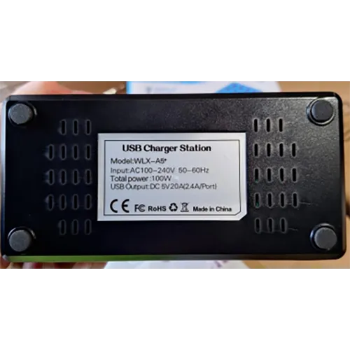 Chargeur USB avec 20 entrées USB-A, un câble et une prise murale. Produit vendu en ligne, notamment via Amazon (ASIN: X0028JW953).