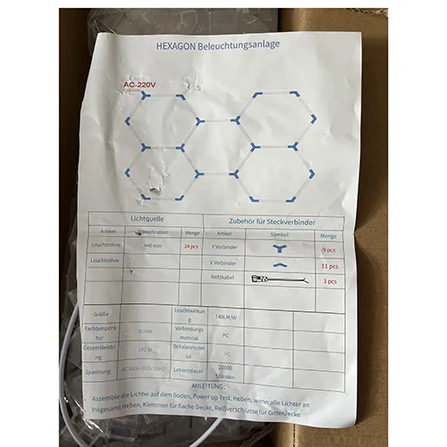 Lampe LED de plafond à assembler à partir d'éléments individuels, y compris 28 tubes. Produit vendu en ligne, notamment via eBay (numéro d'article 167546847988)