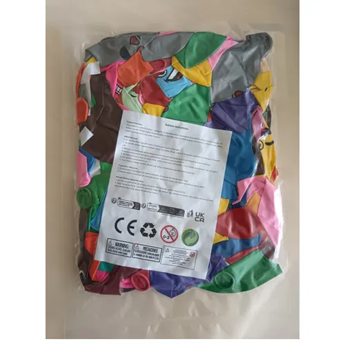 Ballons de différentes couleurs avec des visages souriants imprimés. Produit vendu en ligne, notamment via Amazon (ASIN: B09W9GXCKB).