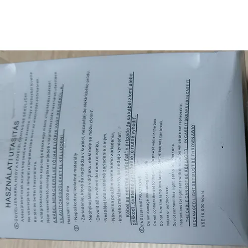 Chaîne d'éclairage avec 188 lumières LED.