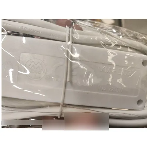 Cordon d'extension avec 3 prises, blanc, 3 m de long.