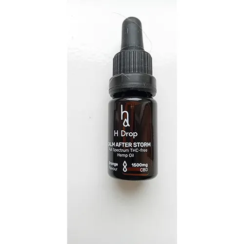 Huile de CBD destinée à être utilisée comme soin sans rinçage, 10 ml. Produit vendu en ligne, notamment via www.gintarine.lt.