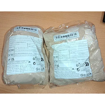 Jouet doux en forme de lapin. Produit vendu en ligne, notamment via Shein (identifiant du produit: sl25070305599960557).