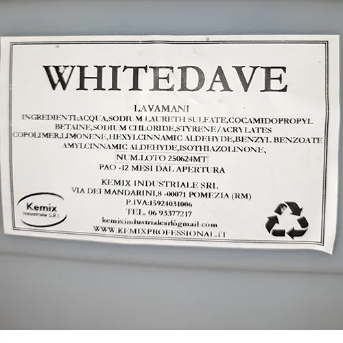 Différents types de savons liquides pour les mains fournis dans des bidons en vrac de 25 kg.