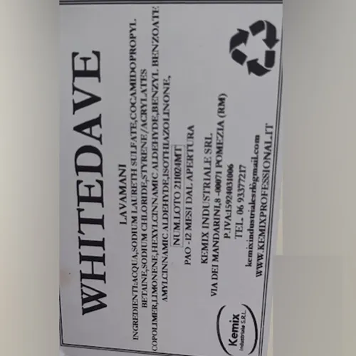 Différents types de savons liquides pour les mains fournis dans des bidons en vrac de 25 kg.