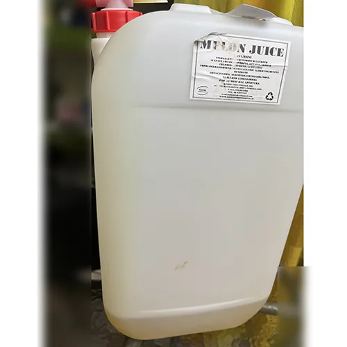 Différents types de savons liquides pour les mains fournis dans des bidons en vrac de 25 kg.