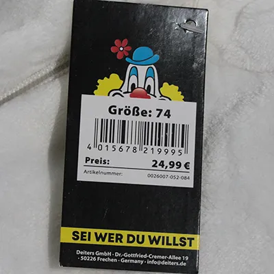 Costume de panda fantaisie noir et blanc, destiné aux enfants, 850 mm de longueur et 380 mm de largeur. Taille 74. Fabriqué à partir de 100% polyester. Produit vendu en ligne, notamment via www.deiters.de.