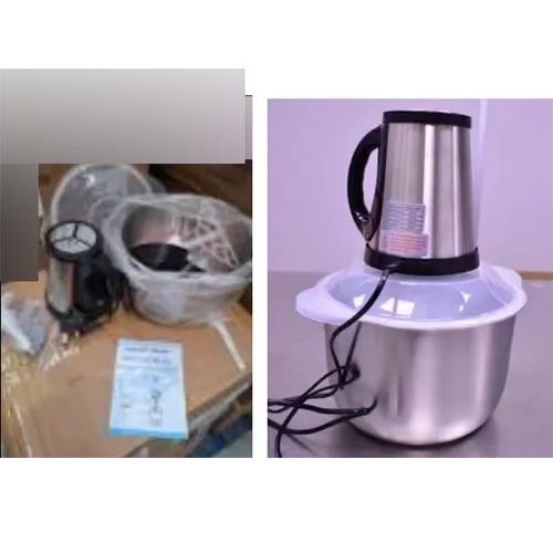 Un mélangeur ou un processeur alimentaire multifonctionnel avec prise murale attachée d'une capacité de 5 litres.