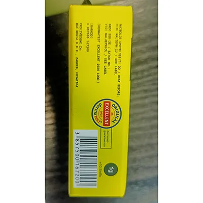 Poudre blanche énergisante qui est inhalée par le nez, 1 g. Produit vendu en ligne, notamment via sniffit.life.