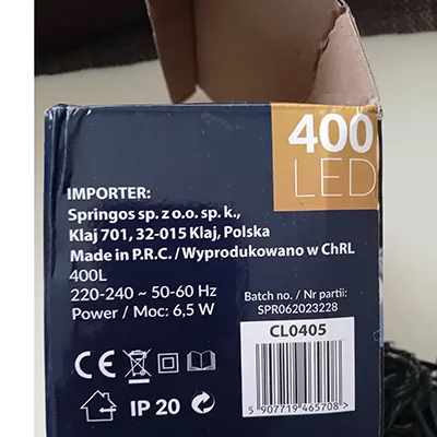 Chaîne d'éclairage LED de type Garland avec 400 lampes non remplaçables, tension nominale de 220 - 240 V et puissance nominale de 6,5 W. Produit vendu en ligne, notamment via www.pigubeakcijos.lt.