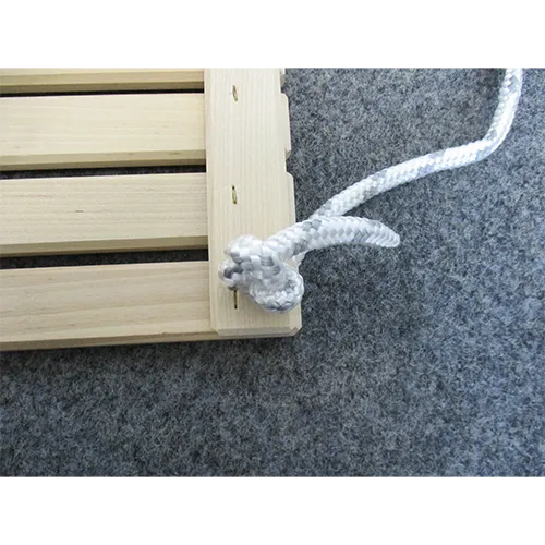 Balançoire bébé en bois Produit vendu en ligne, notamment via www.otto.de