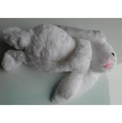Jouet doux de lapin blanc avec un nez rose et des yeux en plastique noir. Produit vendu en ligne, notamment via TIKTOK.